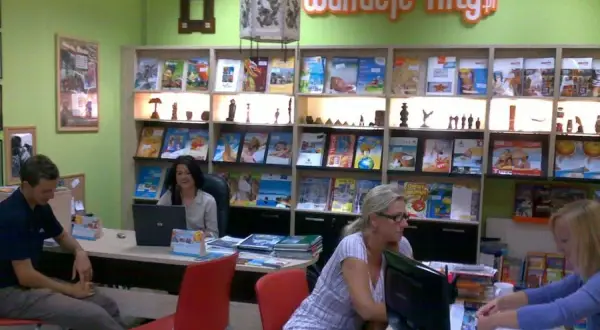 Praktyki w biurze podróży: Co naprawdę robi praktykant? Sprawdź!