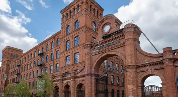 Łódź: Co zwiedzić? Odkryj postindustrialne skarby i plan na weekend!