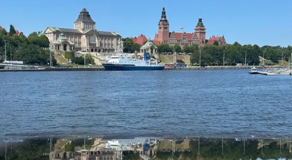 Szczecin zaskoczy! Pływający Ogród: atrakcje i przewodnik