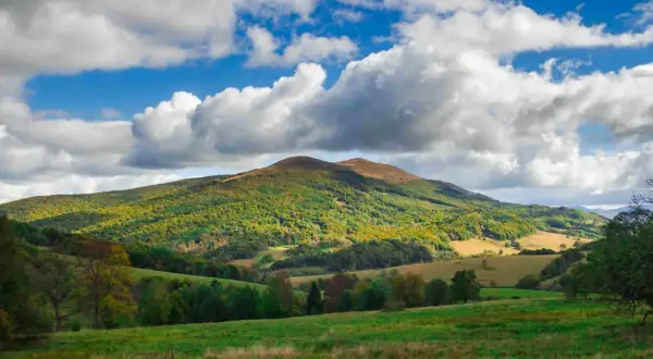 Ustrzyki Dolne: Atrakcje na każdą porę roku? Odkryj Bieszczady!