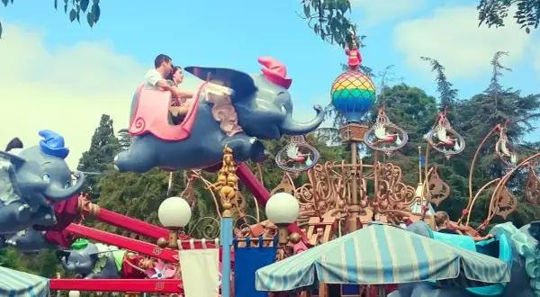 Disneyland: Gdzie są parki Disneya? Wybierz idealny dla siebie!