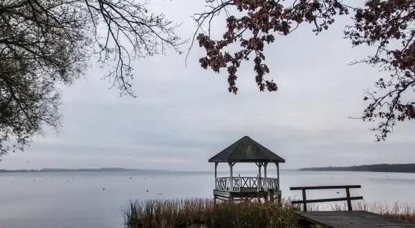 Jezioro Miedwie: Odkryj atrakcje i zaplanuj idealny urlop!